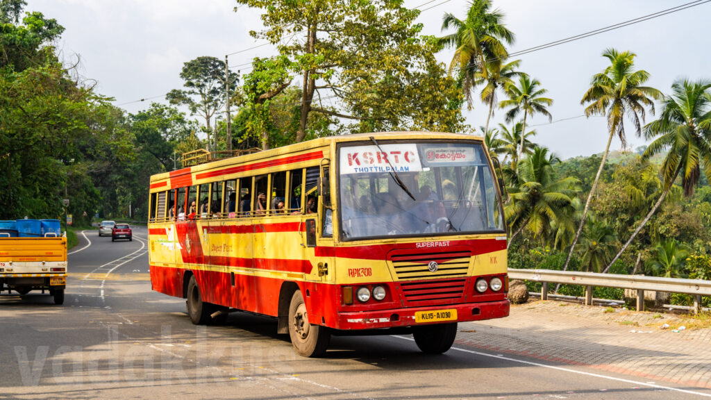 KSRTC-old-classic-super-fast-Thottilpalam-MC-road-scaled