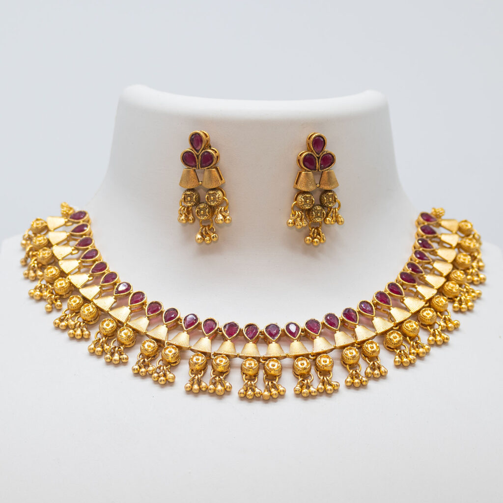 classic-antique-ruby-stone-delicate-necklace-set-2023-11-23-01-04-04-1971