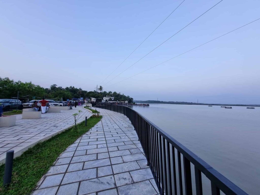 pullooppi-river-view-point-kannur-tourist-attraction-miS68J0nBQ