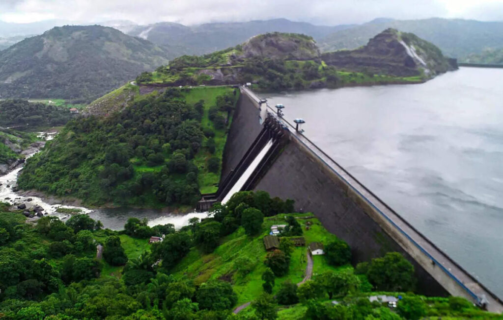 tourism-activities-banned-in-tamil-nadus-idukki-as-shutters-of-cheruthoni-dam-open