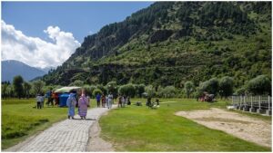 jammu-and-kashmir-picnic-spots-reopened-162133947-16x9