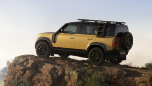 DEF_26MY_TROPHY_EDITION_YELLOW_190625_03a