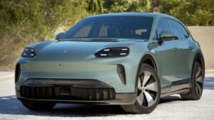 1866386-porsche-cayenne-electric